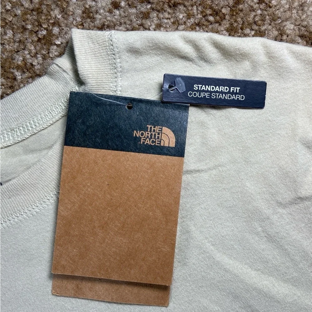 The North Face‎ Pocket Tee Mens Small Gravel/Stone Standard Fit NWT Minimalist